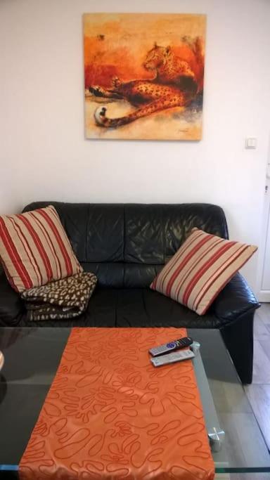 Toll Apartment Mit Privatem Eingang Free Parking Slbst Check-In Netflix 30 Zone Ruhig Duisburg Eksteriør bilde