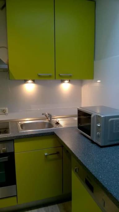 Toll Apartment Mit Privatem Eingang Free Parking Slbst Check-In Netflix 30 Zone Ruhig Duisburg Eksteriør bilde