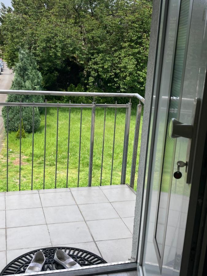 Toll Apartment Mit Privatem Eingang Free Parking Slbst Check-In Netflix 30 Zone Ruhig Duisburg Eksteriør bilde